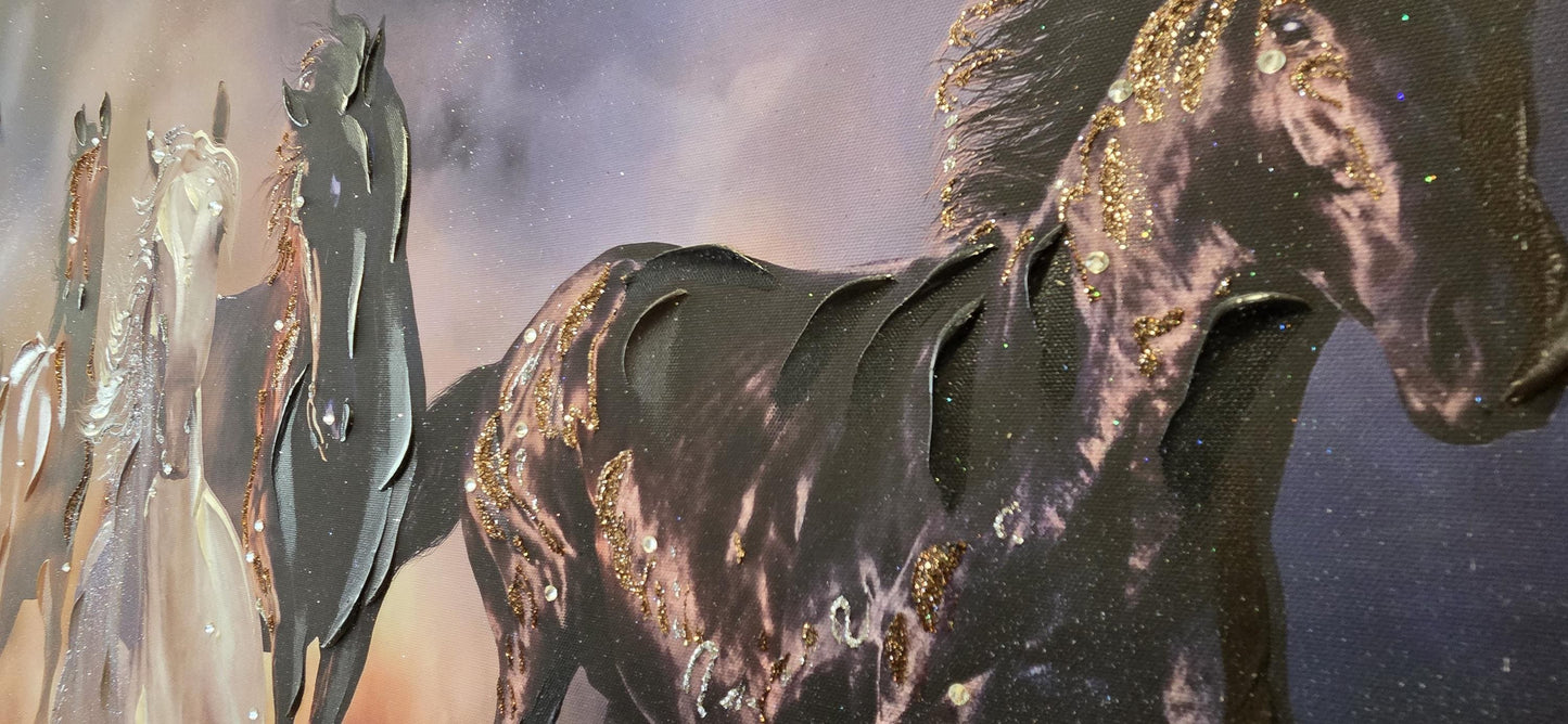 Quadro Personalizzabile Cavalli su Tela – Stampa Pittorica Fatta a Mano con Swarovski e Glitter | Arredo casa Classico o Moderno