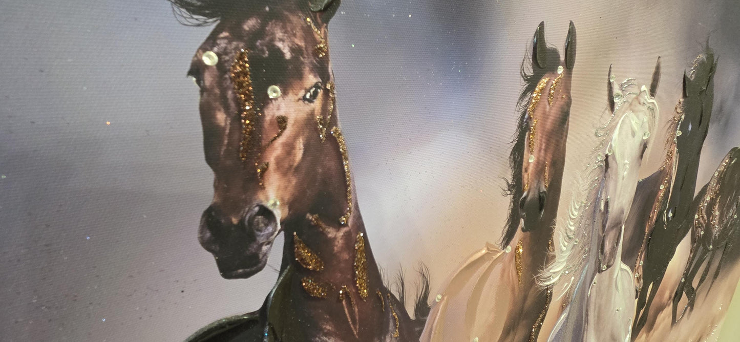 Quadro Personalizzabile Cavalli su Tela – Stampa Pittorica Fatta a Mano con Swarovski e Glitter | Arredo casa Classico o Moderno